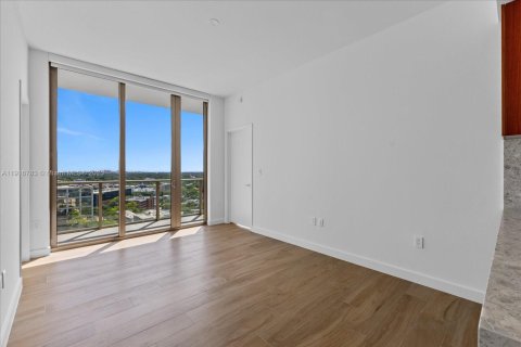 Condo in Miami, Florida, 2 bedrooms  № 1973808 - photo 7