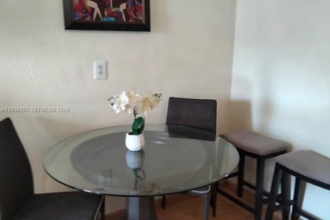 Copropriété à louer à Miami Beach, Floride: 36.79 m2 № 2255857 - photo 9