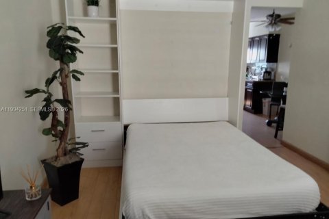 Copropriété à louer à Miami Beach, Floride: 36.79 m2 № 2255857 - photo 10