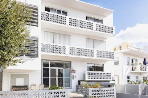 Studio à Condo à Miami Beach, Floride  № 2255857