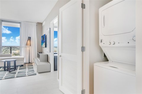 Copropriété à vendre à Hollywood, Floride: 1 chambre, 65.22 m2 № 2082257 - photo 9