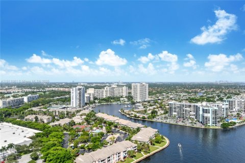 Copropriété à vendre à Hollywood, Floride: 1 chambre, 65.22 m2 № 2082257 - photo 11