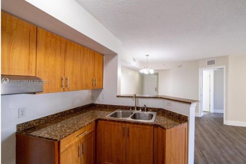 Condo in Miami Gardens, Florida, 2 bedrooms № 2037872 - photo 7