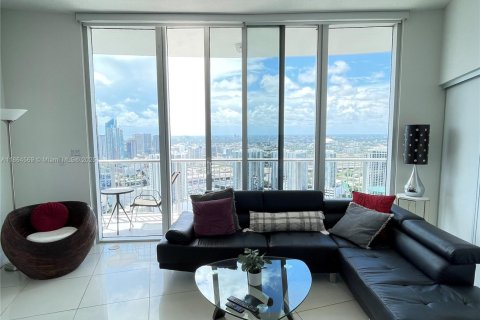 Condo in Miami, Florida, 2 bedrooms  № 1892668 - photo 17