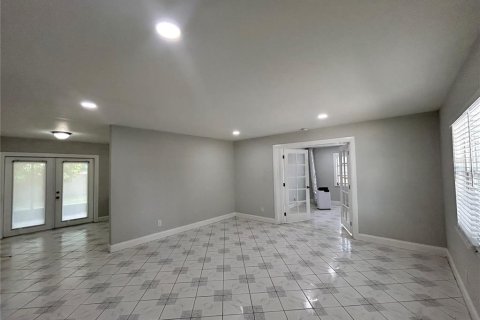 Casa en alquiler en Orlando, Florida, 3 dormitorios, 134.43 m2 № 1910821 - foto 3