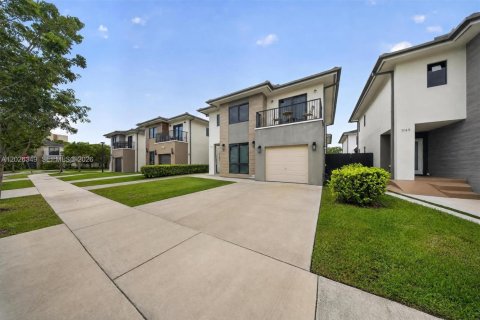 Купить виллу или дом в Флорида-Сити, Флорида 5 спален, 176.7м2, № 2259962 - фото 4
