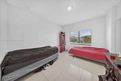 Купить виллу или дом в Флорида-Сити, Флорида 5 спален, 176.7м2, № 2259962 - фото 16