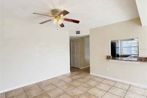 Copropriété à louer à Davenport, Floride: 3 chambres, 130.06 m2 № 2398760 - photo 6