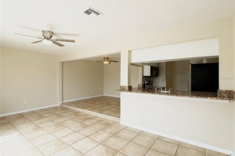 Copropriété à louer à Davenport, Floride: 3 chambres, 130.06 m2 № 2398760 - photo 3