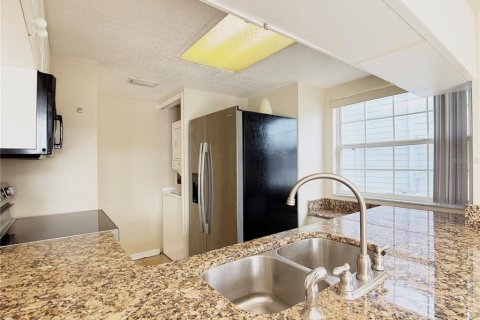 Copropriété à louer à Davenport, Floride: 3 chambres, 130.06 m2 № 2398760 - photo 4