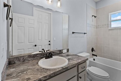 House in Auburndale, Florida 4 bedrooms, 216.65 sq.m. № 1843025 - photo 27