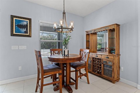 House in Auburndale, Florida 4 bedrooms, 216.65 sq.m. № 1843025 - photo 14