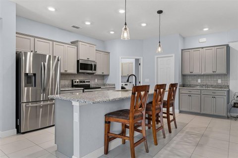 House in Auburndale, Florida 4 bedrooms, 216.65 sq.m. № 1843025 - photo 10