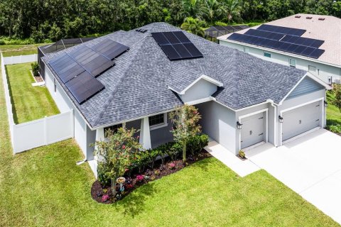 House in Auburndale, Florida 4 bedrooms, 216.65 sq.m. № 1843025 - photo 1