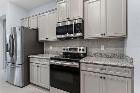 House in Auburndale, Florida 4 bedrooms, 216.65 sq.m. № 1843025 - photo 13
