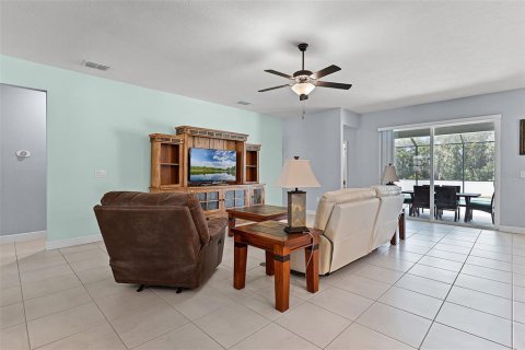 House in Auburndale, Florida 4 bedrooms, 216.65 sq.m. № 1843025 - photo 8