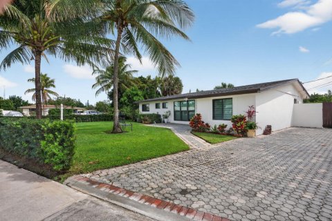 House in Deerfield Beach, Florida 3 bedrooms, 133.41 sq.m. № 2146866 - photo 7