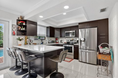House in Deerfield Beach, Florida 3 bedrooms, 133.41 sq.m. № 2146866 - photo 18