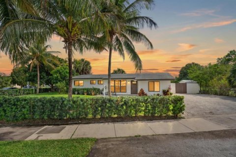 House in Deerfield Beach, Florida 3 bedrooms, 133.41 sq.m. № 2146866 - photo 2