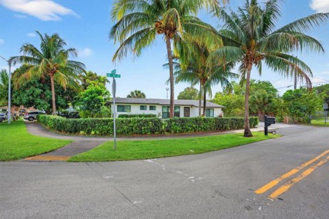 House in Deerfield Beach, Florida 3 bedrooms, 133.41 sq.m. № 2146866 - photo 11
