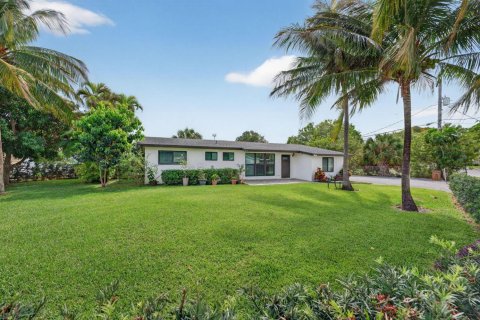 House in Deerfield Beach, Florida 3 bedrooms, 133.41 sq.m. № 2146866 - photo 10