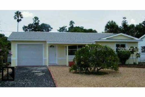 Casa en venta en Gulfport, Florida, 2 dormitorios, 102.75 m2 № 1787382 - foto 1
