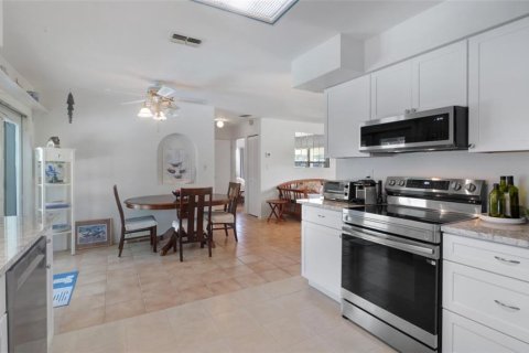 Casa en venta en Gulfport, Florida, 2 dormitorios, 102.75 m2 № 1787382 - foto 9