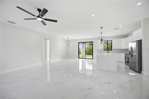 Villa ou maison à louer à Port Charlotte, Floride: 3 chambres, 121.52 m2 № 2348074 - photo 3