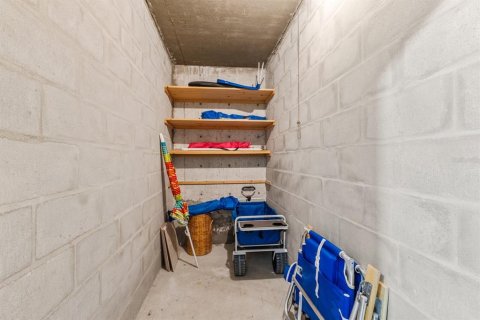 Condo in Holmes Beach, Florida, 2 bedrooms  № 1917655 - photo 26