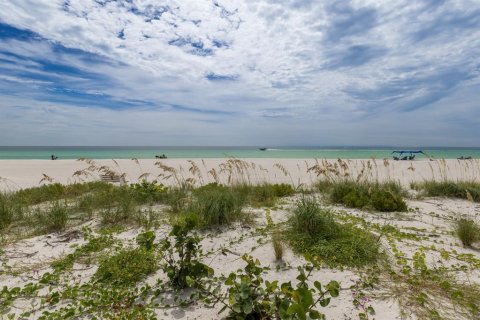 Condo in Holmes Beach, Florida, 2 bedrooms  № 1917655 - photo 22