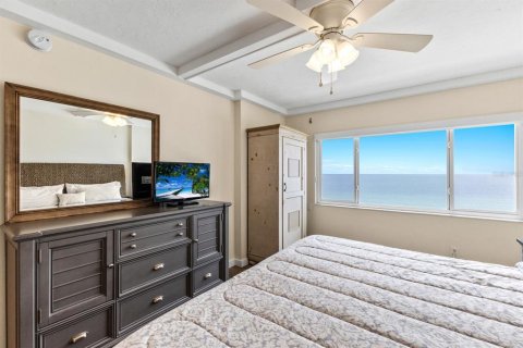 Condo in Holmes Beach, Florida, 2 bedrooms  № 1917655 - photo 17