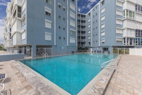 Condo in Holmes Beach, Florida, 2 bedrooms  № 1917655 - photo 24