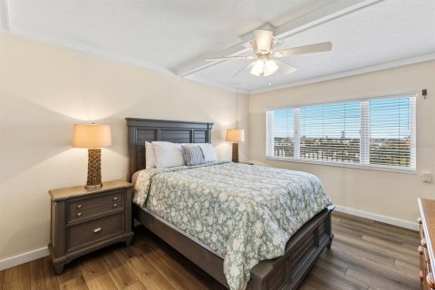 Condo in Holmes Beach, Florida, 2 bedrooms  № 1917655 - photo 19