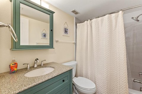 Condo in Holmes Beach, Florida, 2 bedrooms  № 1917655 - photo 20
