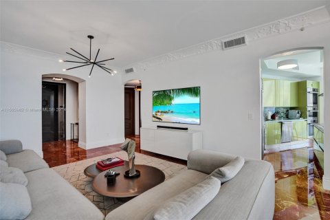 Condo in Sunny Isles Beach, Florida, 2 bedrooms № 1959824 - photo 6