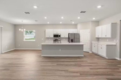 House in Ocala, Florida 2 bedrooms, 179.39 sq.m. № 2309028 - photo 7