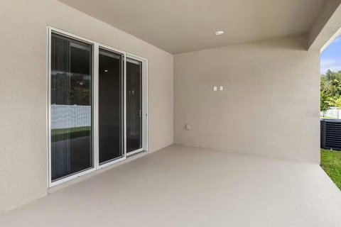 House in Ocala, Florida 2 bedrooms, 179.39 sq.m. № 2309028 - photo 13