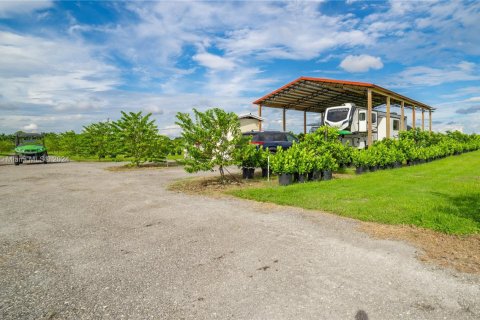 Commercial property in Miami, Florida № 1712716 - photo 12