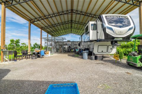 Commercial property in Miami, Florida № 1712716 - photo 5