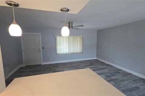 Copropriété à louer à Sarasota, Floride: 2 chambres, 73.58 m2 № 1824038 - photo 8