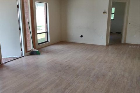 Propiedad comercial en venta en Belleview, Florida № 1866724 - foto 19