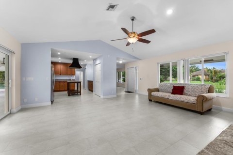 House in Haverhill, Florida 5 bedrooms, 242.47 sq.m. № 2178853 - photo 16