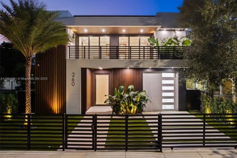 House in Miami, Florida 6 bedrooms, 398.27 sq.m. № 1941328 - photo 5