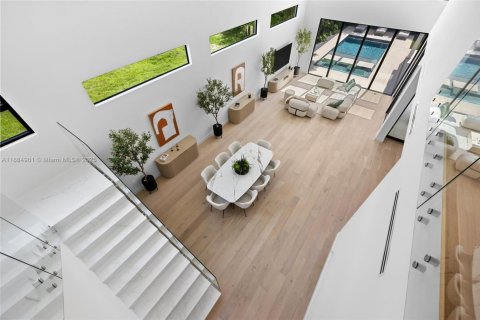 House in Miami, Florida 6 bedrooms, 398.27 sq.m. № 1941328 - photo 29
