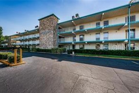 Condominio en Saint Petersburg, Florida, 1 dormitorio  № 2106078