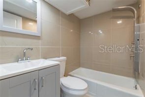 Condominio en alquiler en Saint Petersburg, Florida, 1 dormitorio, 63.92 m2 № 2106078 - foto 12