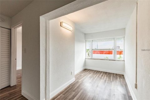 Condominio en alquiler en Saint Petersburg, Florida, 1 dormitorio, 63.92 m2 № 2106078 - foto 10