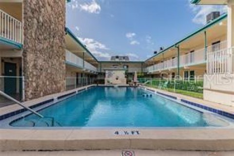 Condominio en alquiler en Saint Petersburg, Florida, 1 dormitorio, 63.92 m2 № 2106078 - foto 2