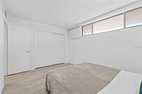 Condo in Clearwater, Florida, 2 bedrooms  № 1866315 - photo 21