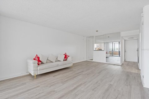 Condo in Clearwater, Florida, 2 bedrooms  № 1866315 - photo 4